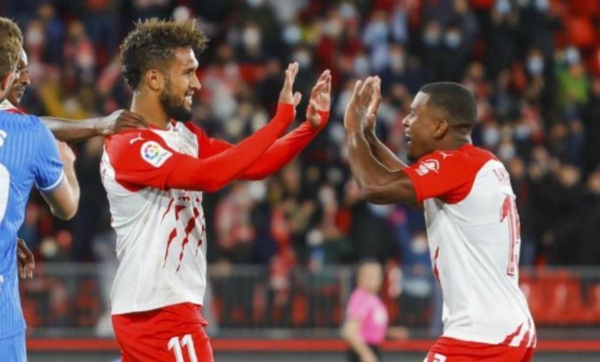 El Granada aparta su mirada del Betis y se centra en el Almería