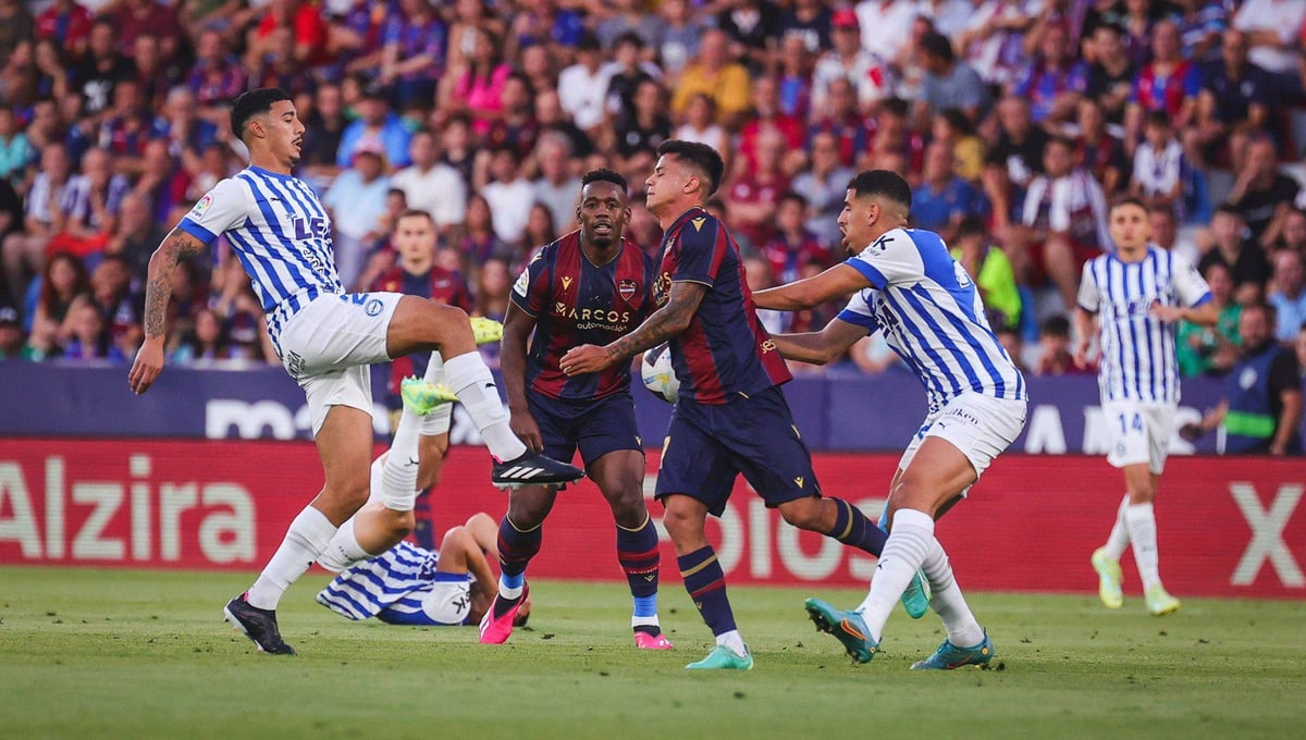 Alineaciones Alavés-Levante: alineaciones confirmadas de Alavés y Levante en el partido de hoy de La Liga EA Sports