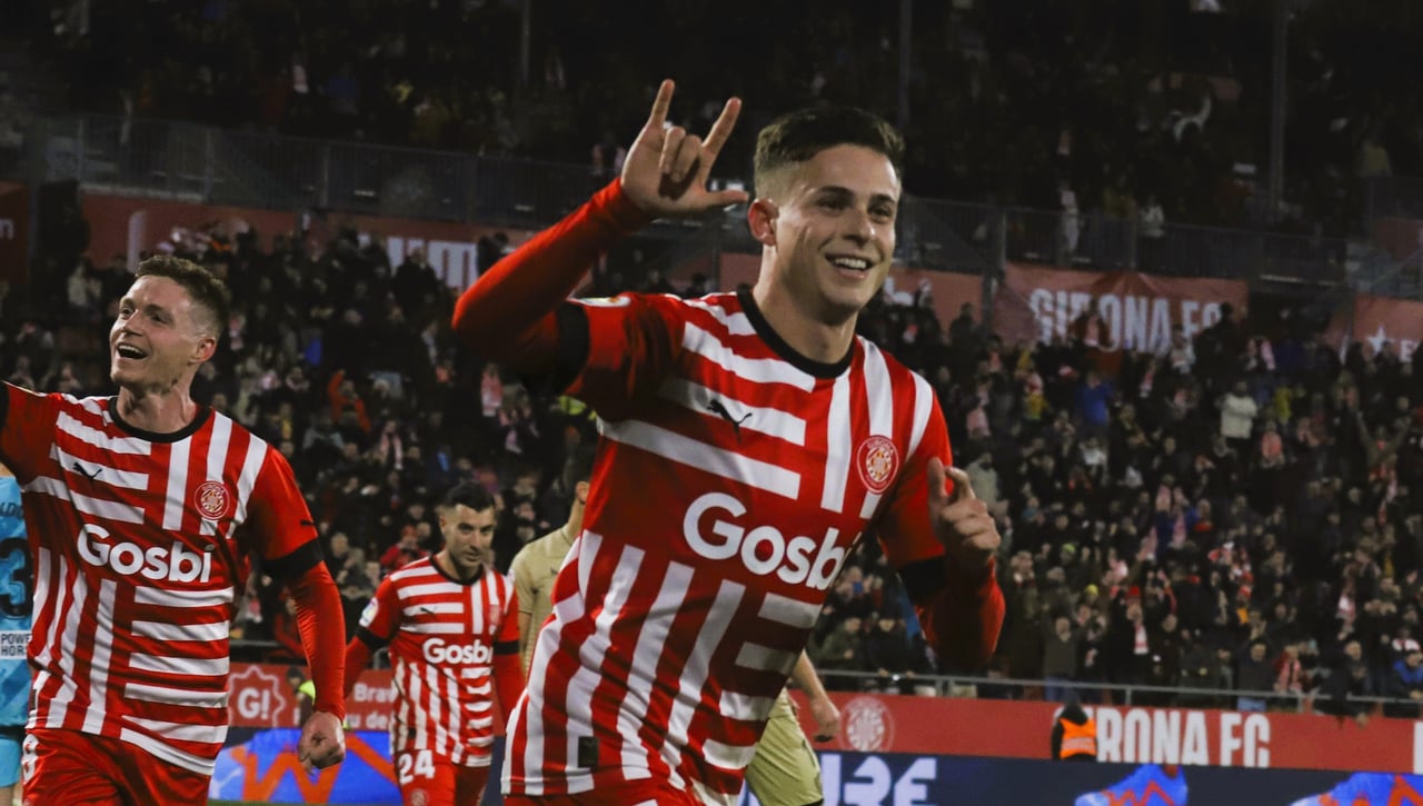 Riquelme hace un guiño