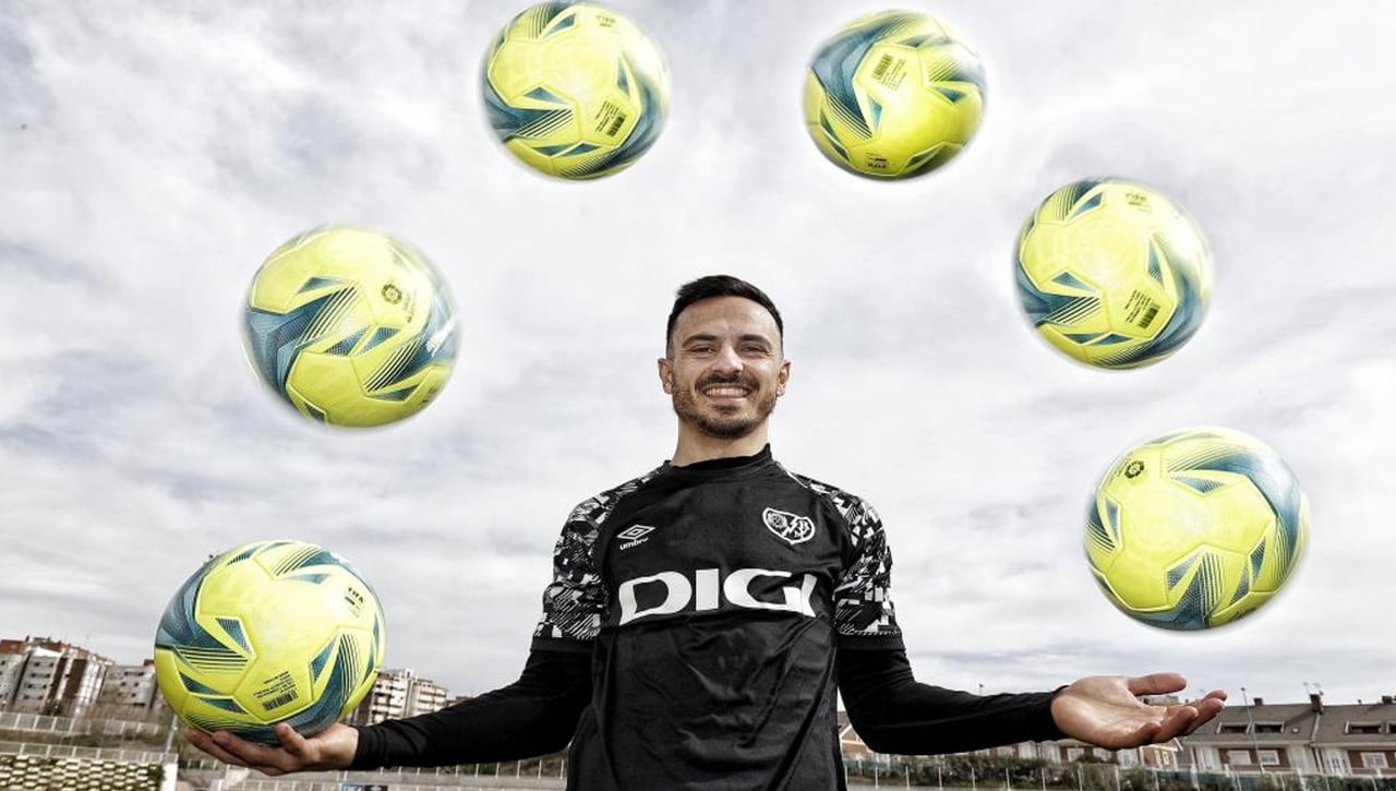 Álvaro García, el futbolista más rápido de LaLiga, visita el Sánchez-Pizjuán