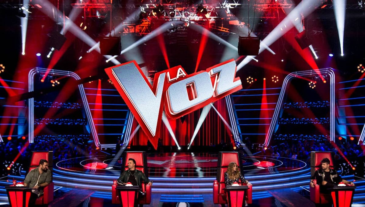 De ser su coach en 'La Voz' a casarse con ella en secreto