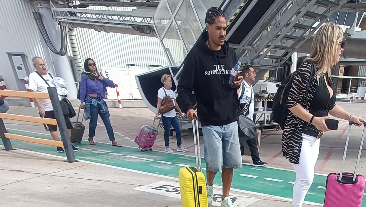 La imagen de Saúl Coco en el Aeropuerto de San Pablo que desató los rumores