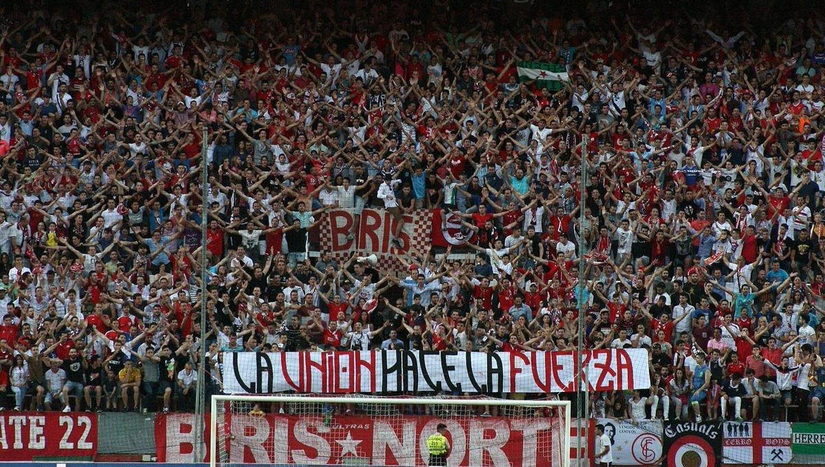 Ola de indignación tras un mercado de fichajes que consuma la "masacre en el Sevilla"