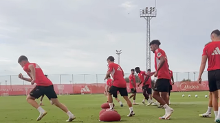 Vuelta al trabajo con sonrisas en la Carretera de Utrera