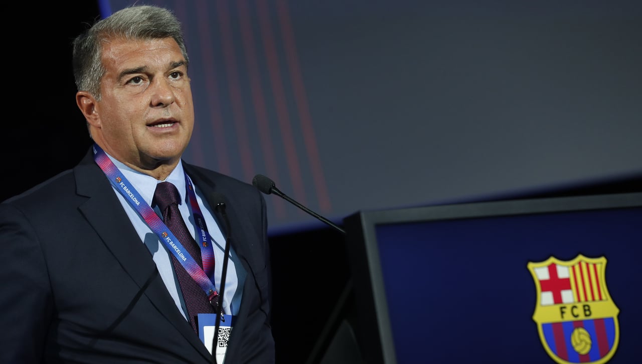 Joan Laporta la lía con el árbitro de El Clásico y Xavi asume lo inevitable