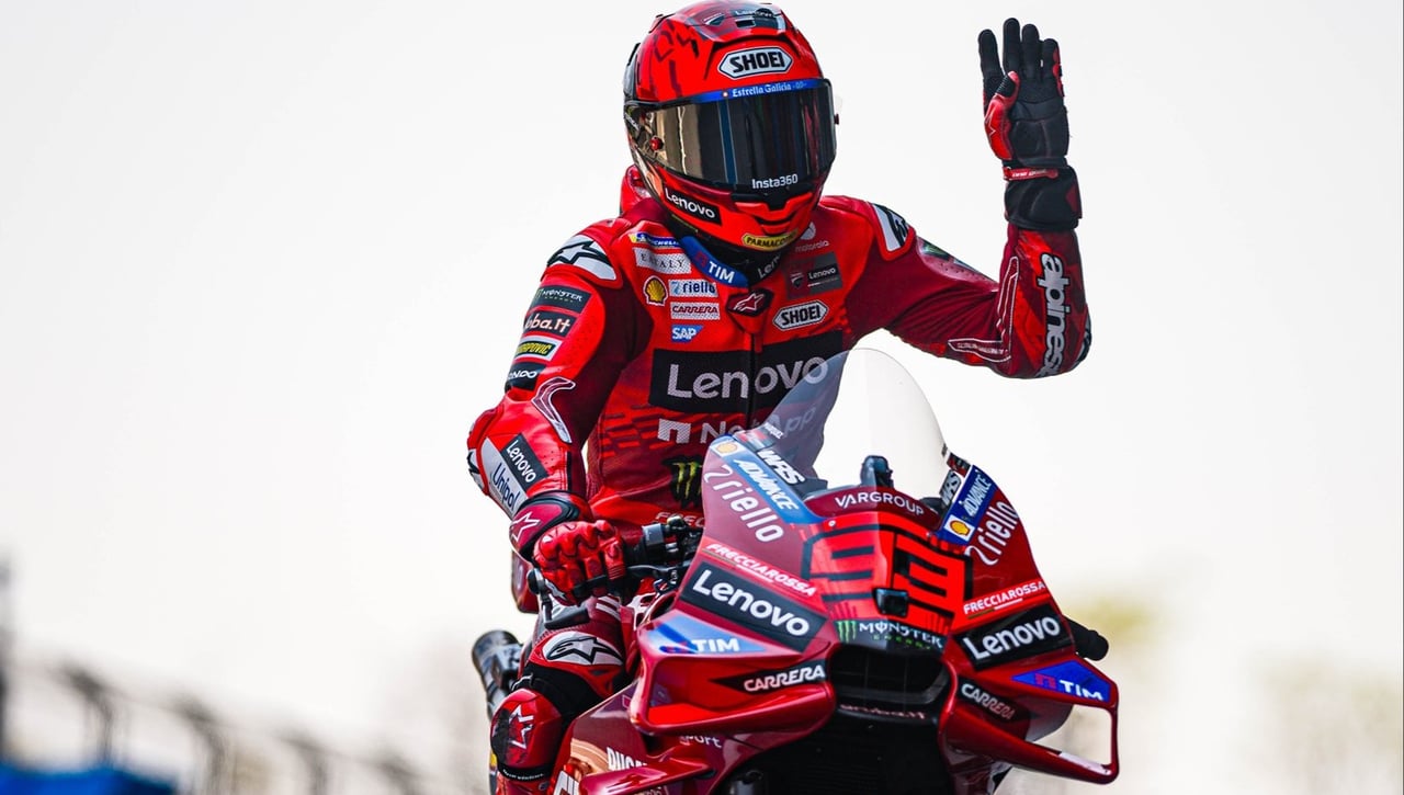 Marc Márquez da el golpe y consigue su primera victoria con Ducati