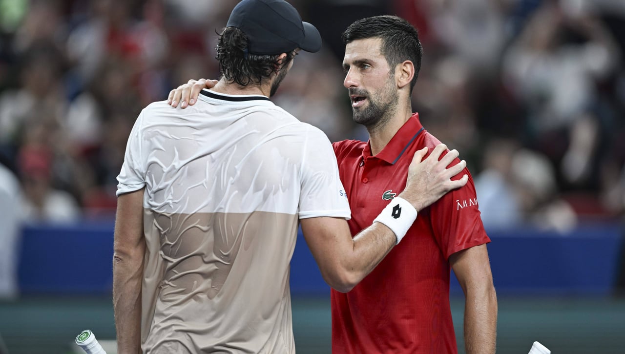 La impactante petición de Vacherot a Djokovic tras derrotarle en Shanghái