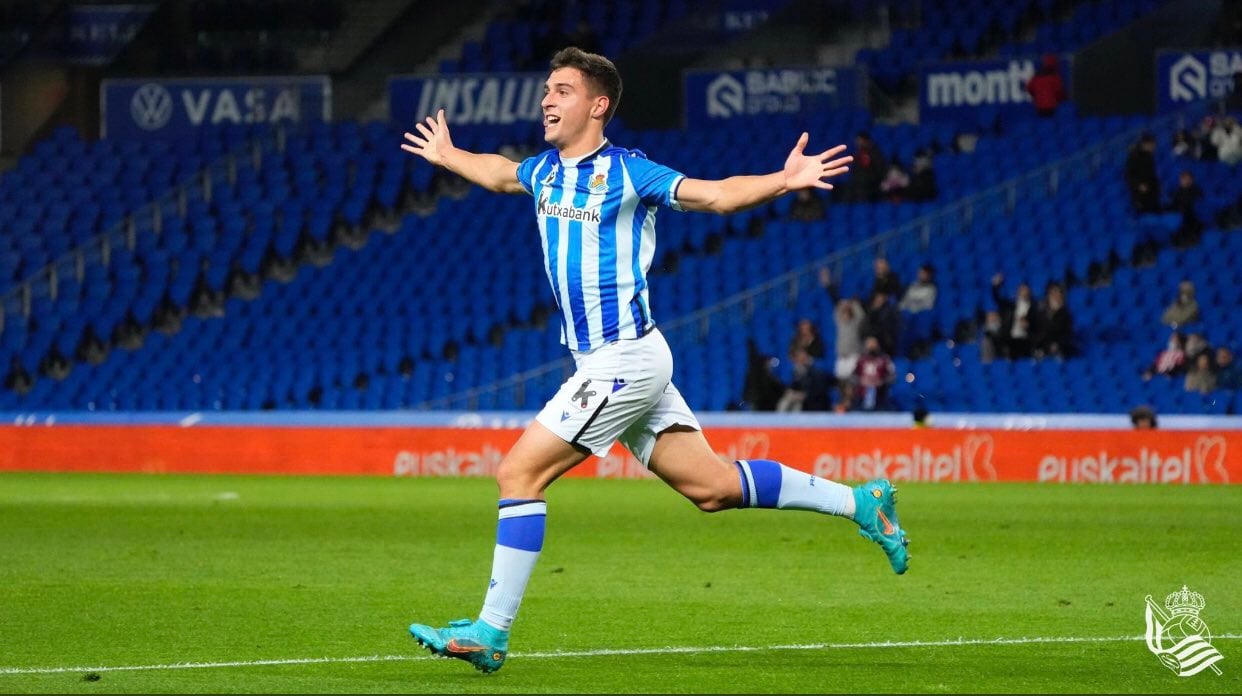 Nadie se quiere quedar atrás por Karrikaburu