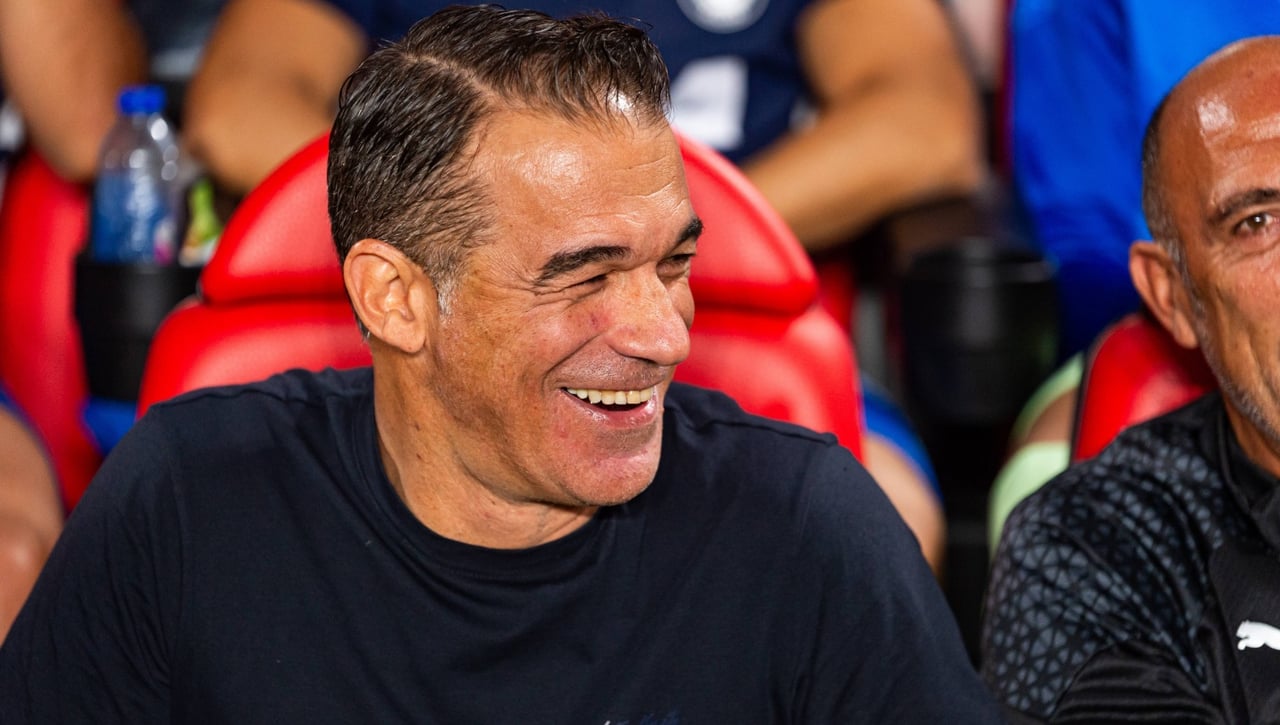 Carlos Vicente quiere seguir con Luis García Plaza en el banquillo