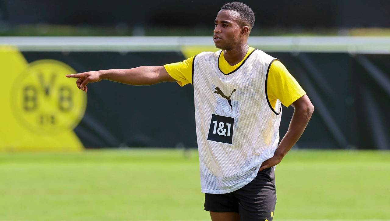 Enfocados en Moukoko: la condición que impone el Borussia Dortmund