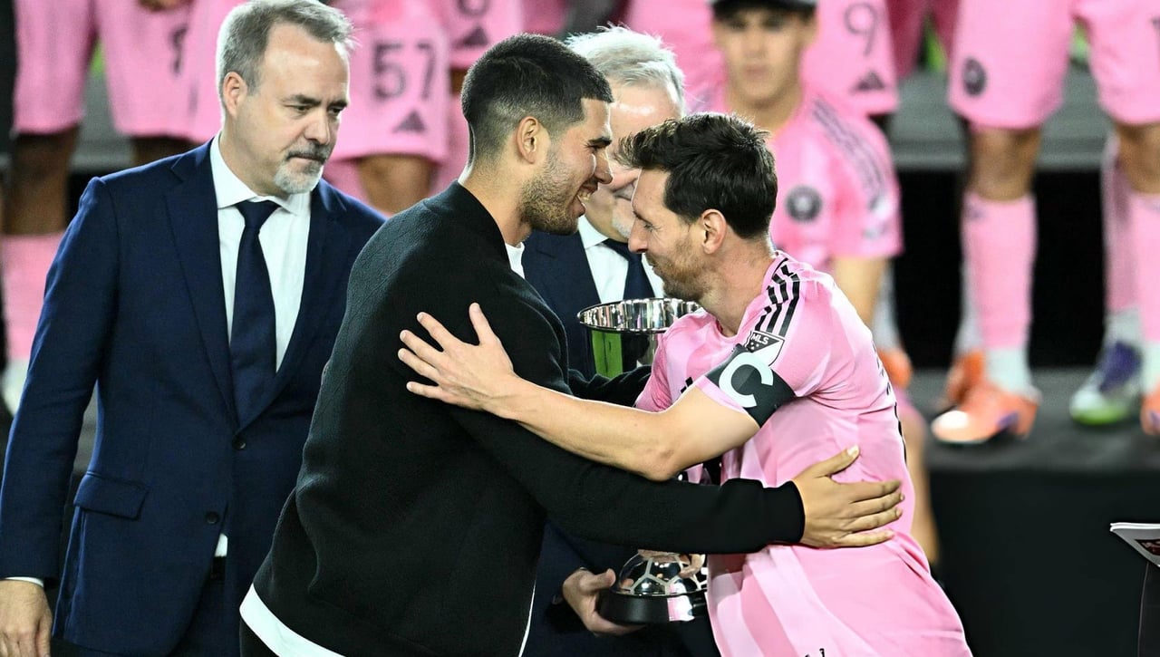 Carlos Alcaraz, el nuevo amuleto de Leo Messi