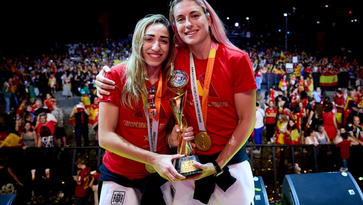 España festeja el regreso de las Campeonas del Mundo