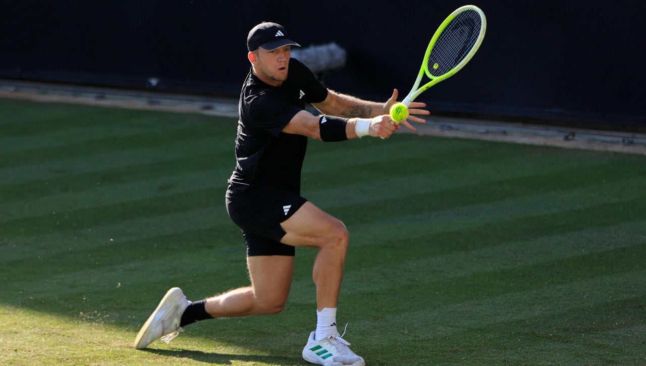 Se recupera a tiempo y hay esperanza para el tenis español en Eastbourne
