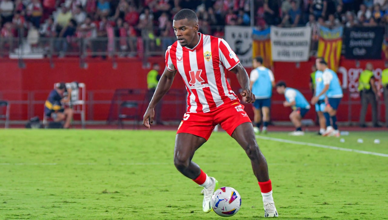 El Almería rechaza una oferta por Akieme… similar a la del Betis