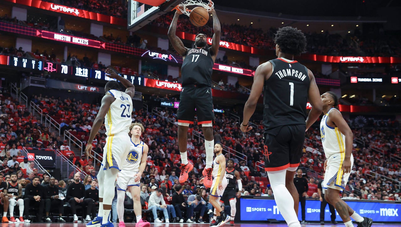 Los Rockets dan la sorpresa y eliminan a los Warriors, con polémica incluida
