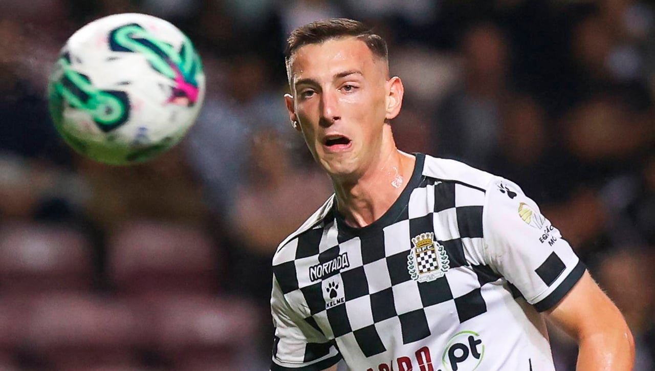 La situación delicada de Bozenik y la intención del Sevilla para verano  