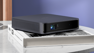 ¿Por qué comprar una televisión si puedes tener un cine en casa de hasta 180 pulgadas?