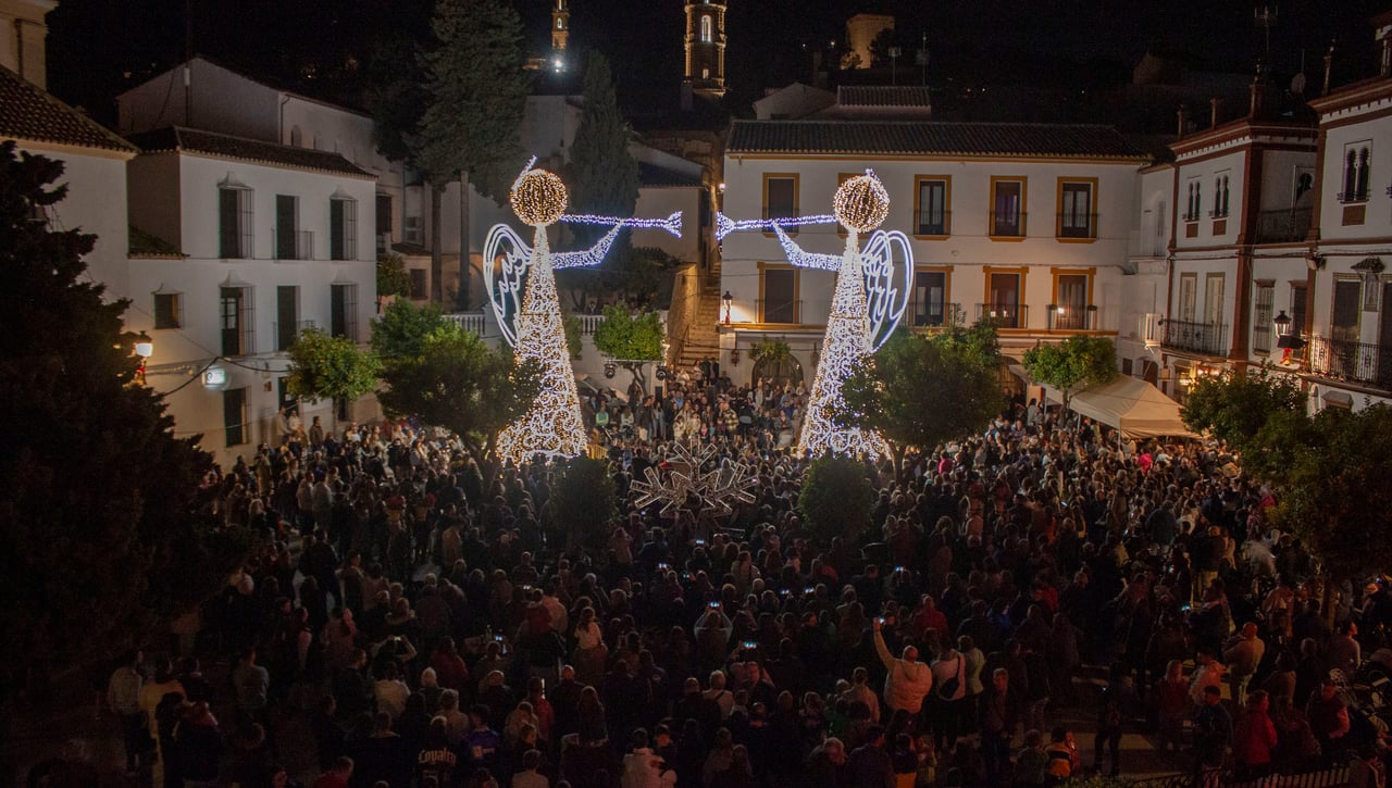 Un pueblo de Sevilla adelanta a Vigo y es la primera de España en encender las luces de Navidad