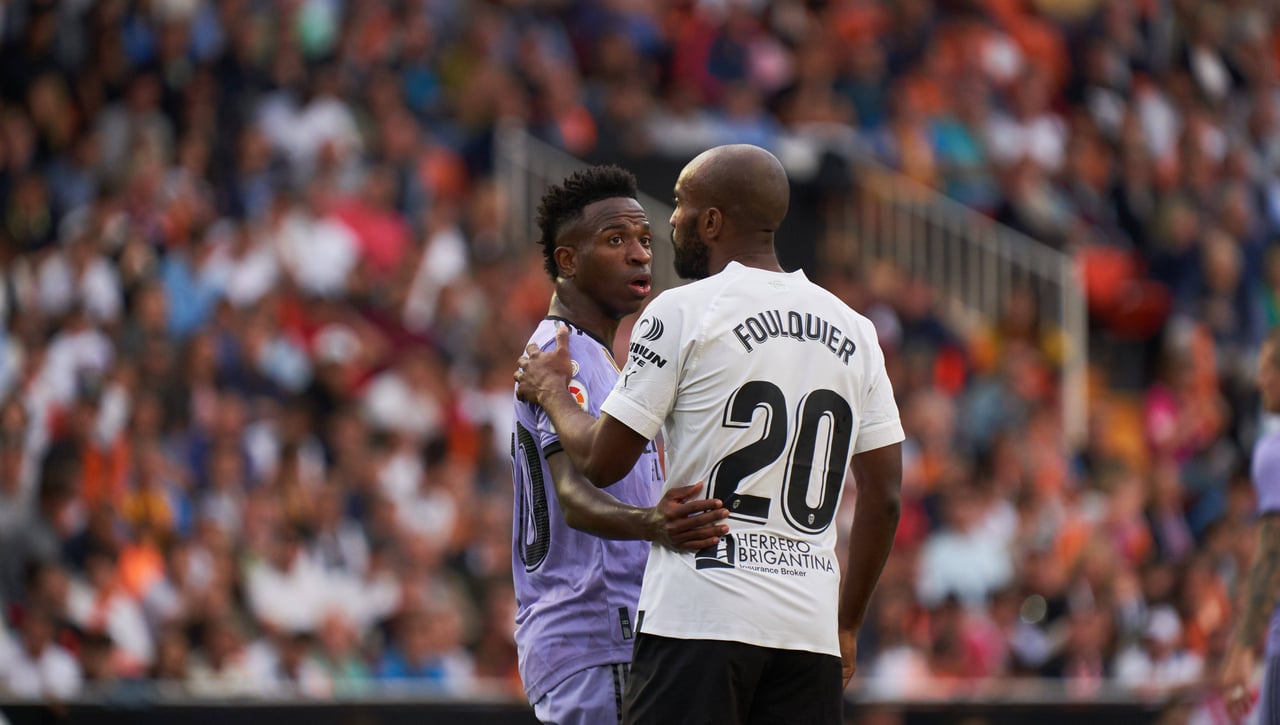 Condenados los autores de gritos racistas hacia Vinicius 