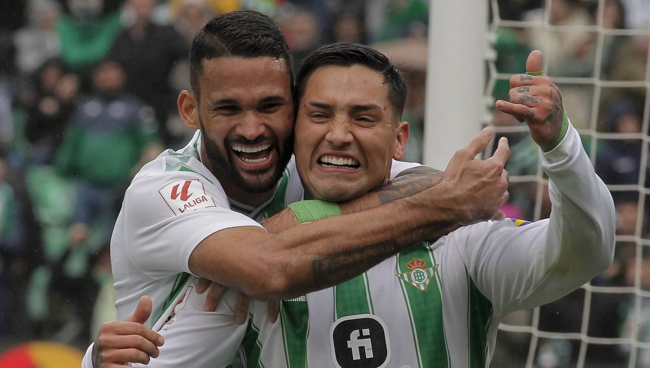 Los planes de futuro del Betis en la delantera