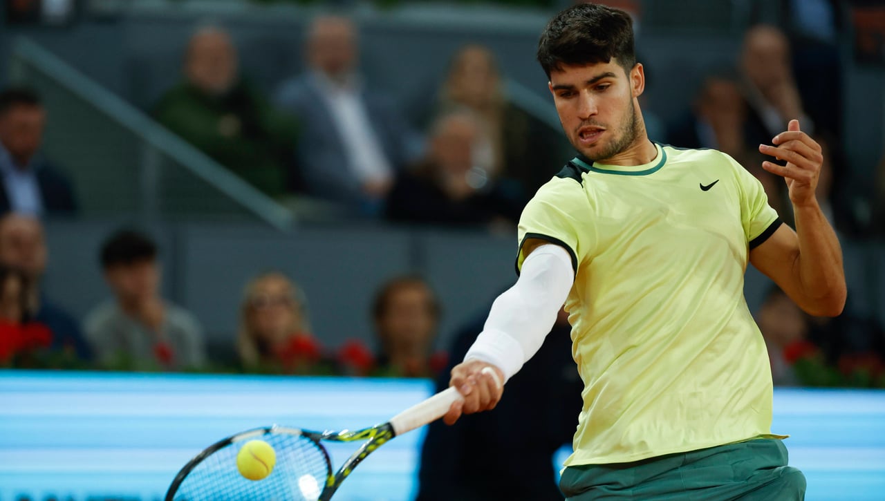 Carlos Alcaraz se encuentra el primer gran problema en Madrid