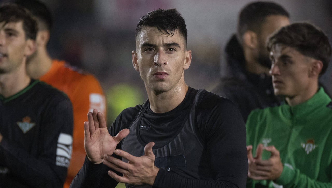 El escenario perfecto para que se quede Marc Roca en el Betis