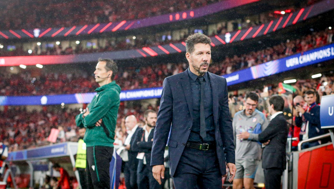 Un fallo en la salida de balón evidencia a la defensa del Atlético