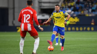 Cádiz 2-1 Almería: bastaron tres minutos contra nueve jugadores