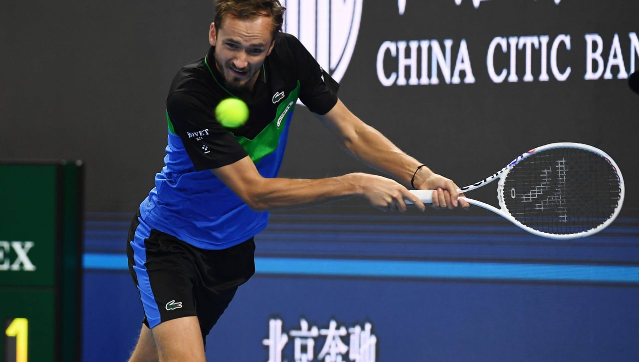 Medvedev destroza a De Miñaur y es la única certeza en Shanghái