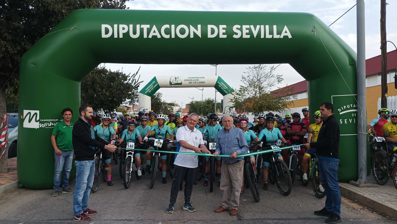 Casi 300 participantes en la VI Marcha Cicloturista Popular Ruta del Agua
