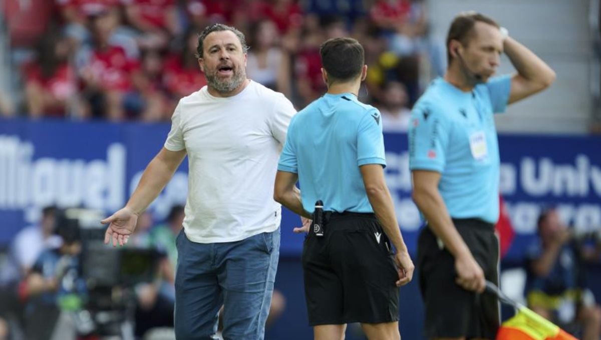 Sergio González explota contra los árbitros: "Era roja clara"