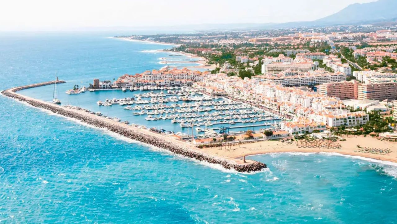 El Puerto Banús secreto y escondido en Almería