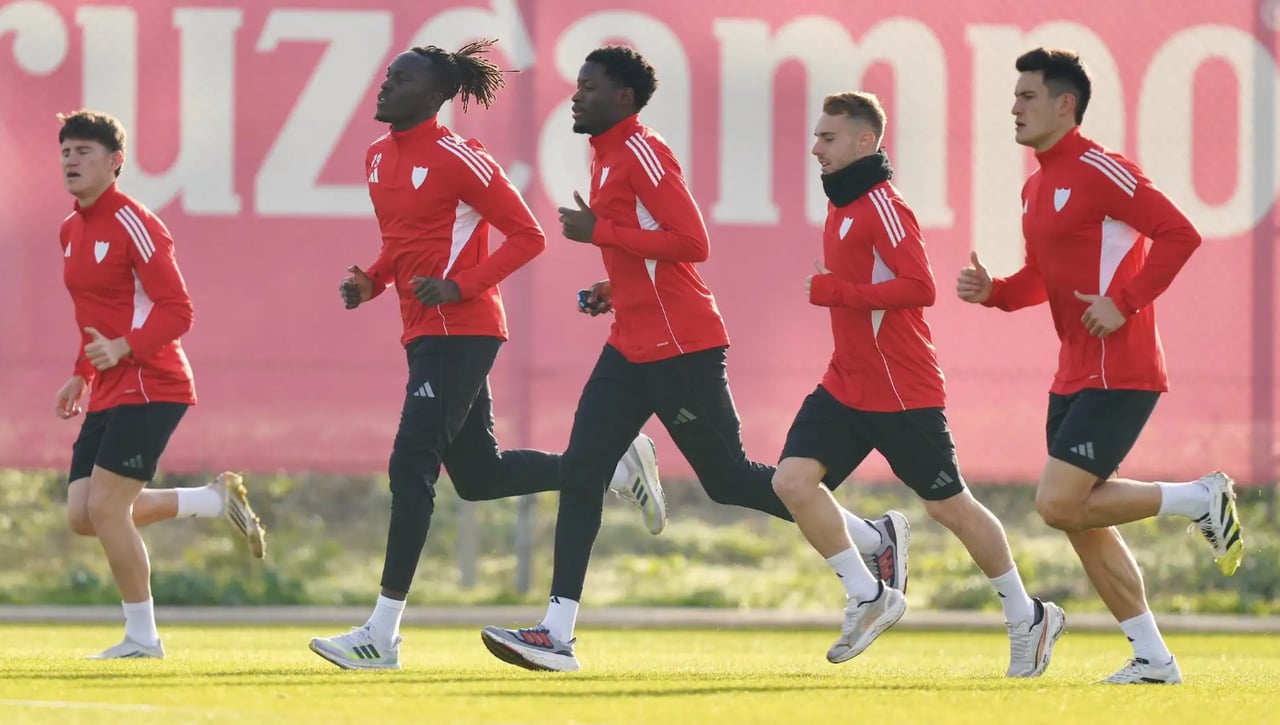 El Sevilla FC vuelve al trabajo con Matías Almeyda echando cuentas para los tres últimos partidos del año