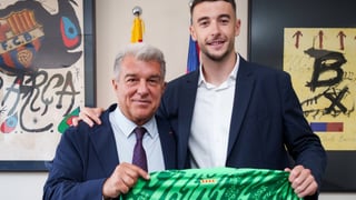 Joan García aterriza en un "proyecto ilusionante" y asegura que el nuevo Camp Nou es "impresionante"