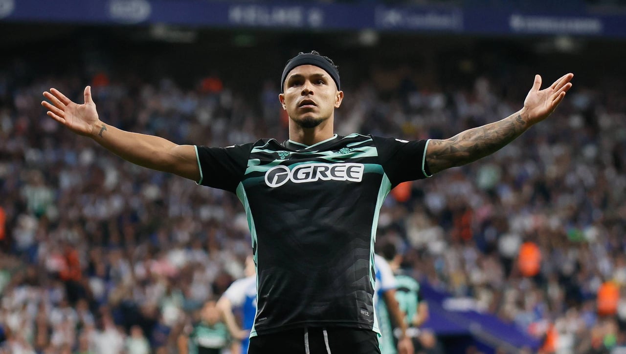 Así queda LaLiga tras la goleada del Sevilla, la remontada del Betis, las victorias de Alavés y Rayo Vallecano, y el empate del Atlético