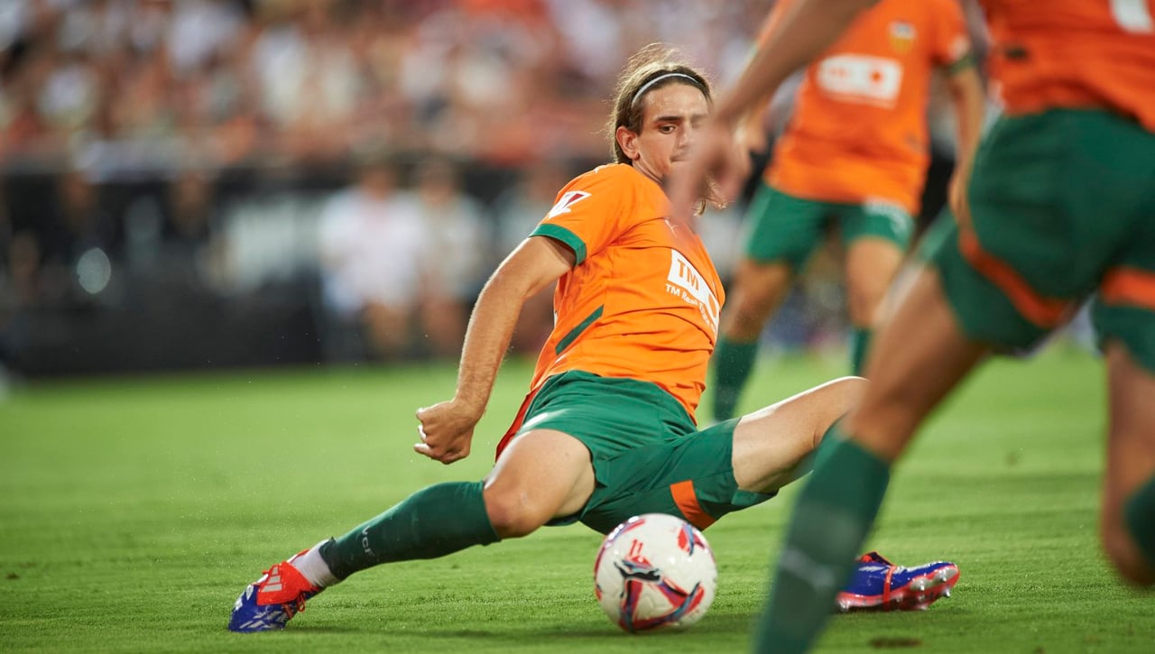 Yarek, amarrado ante una posible marcha