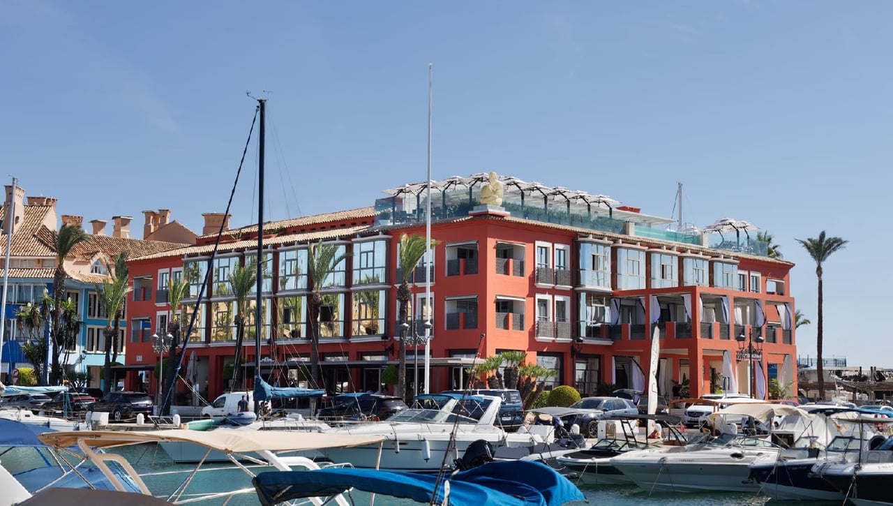Messi lo vuelve a hacer: así es su nuevo hotel de lujo frente al mar en Cádiz