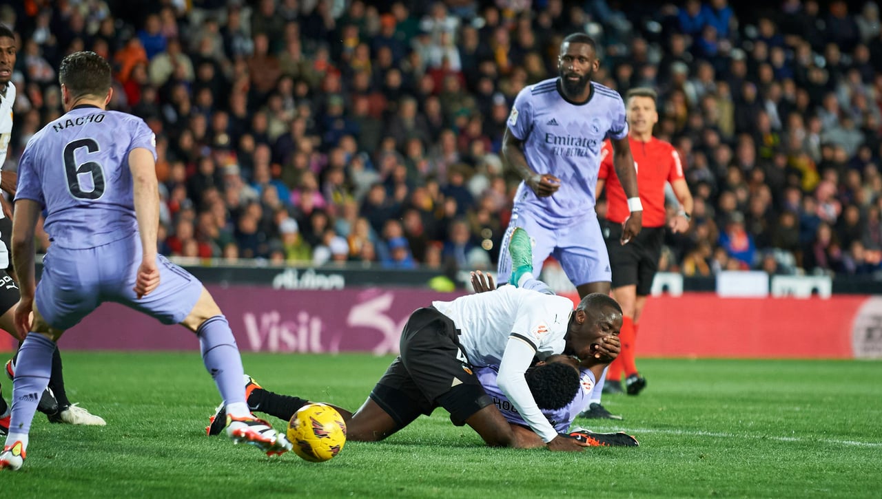 "Hay una alta probabilidad de que Diakhaby no pueda volver a jugar al fútbol"