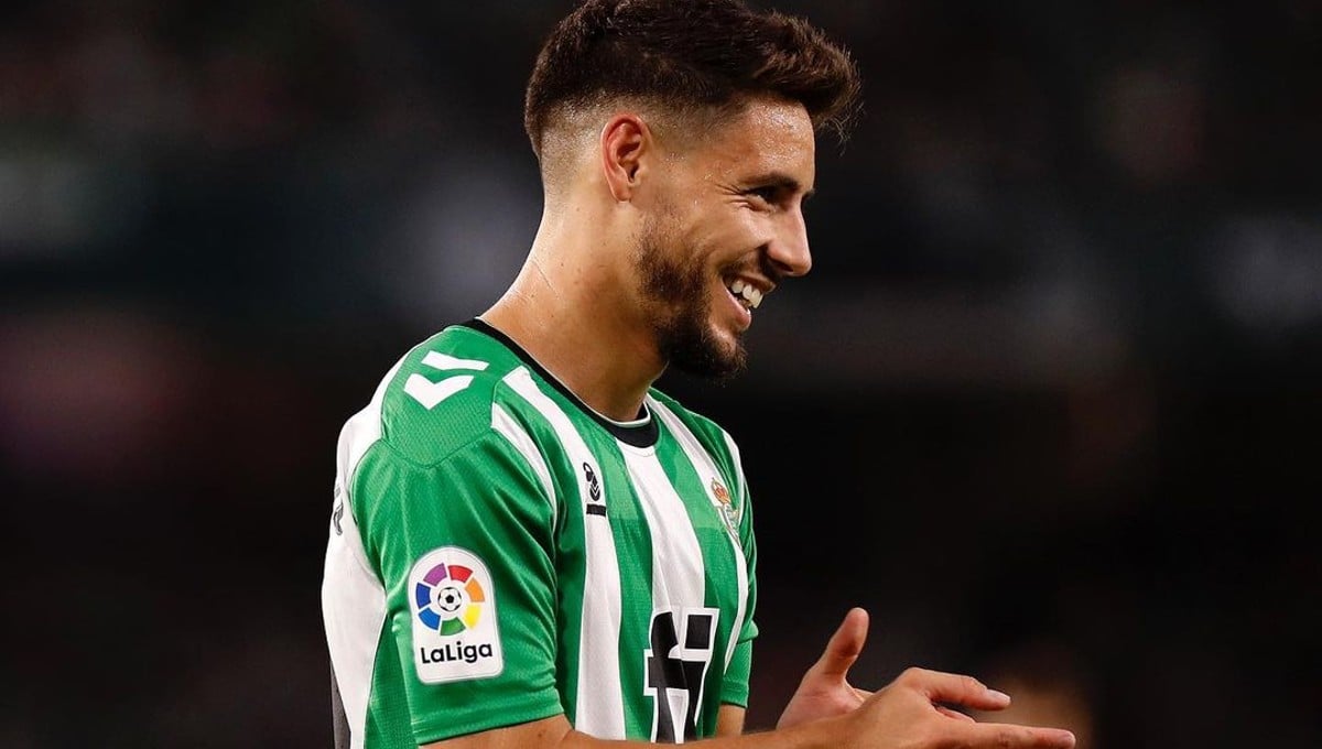 Alex Moreno desvela por qué rechazó al Nottingham Forest y saca su cara más bética: "El sentimiento tira muchísimo"