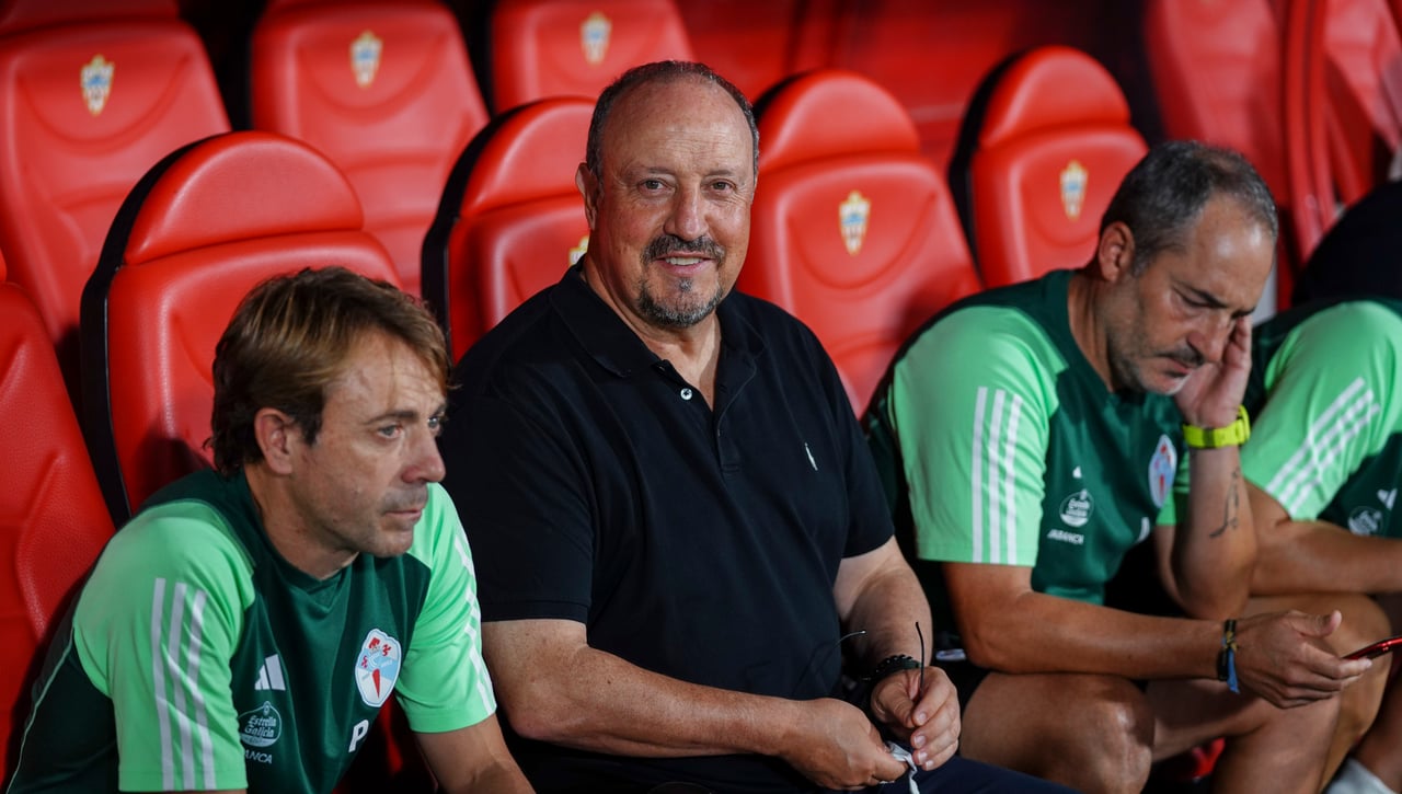 Rafa Benítez tiene motivos para sonreír antes de recibir al Sevilla