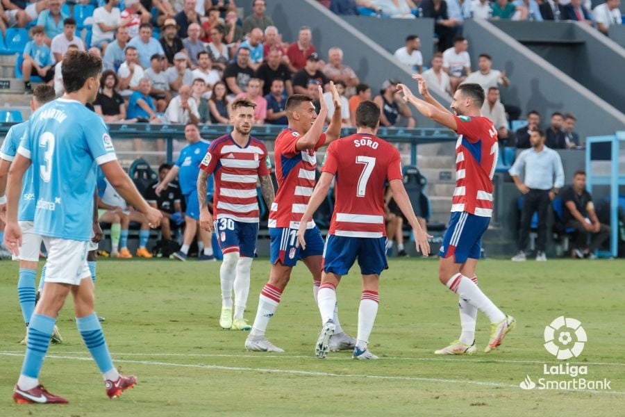 Ibiza 0-2 Granada: La efectividad marca el devenir del debut en Segunda