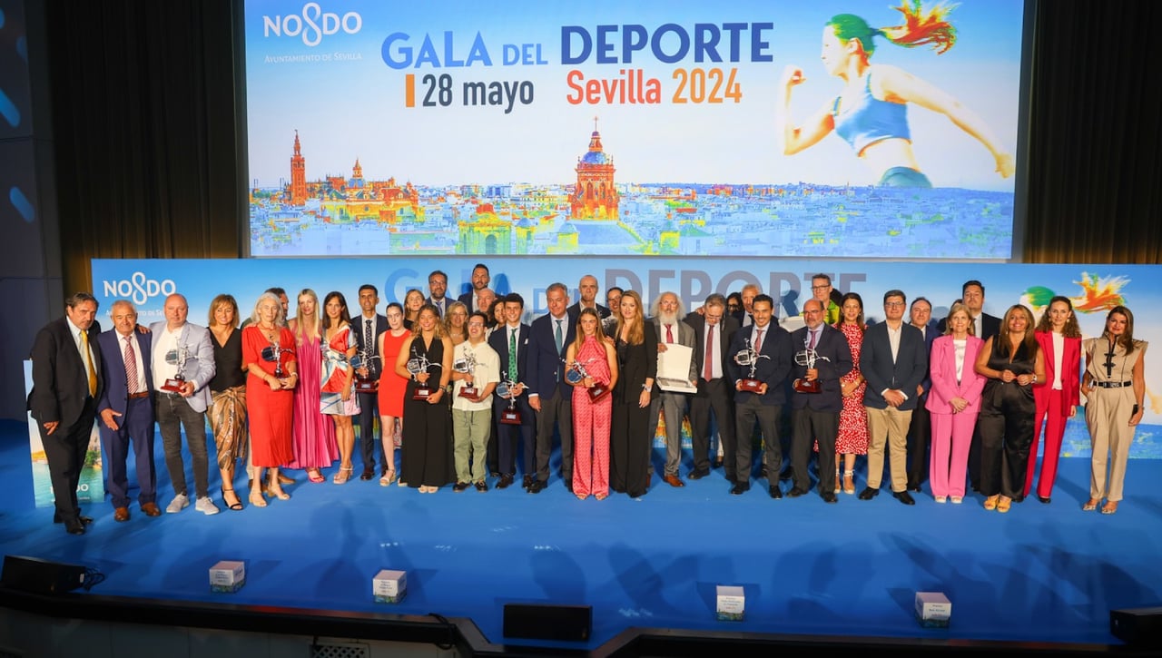 Jesús Navas y Alisa Ozhogina, mejores deportistas del año en la Gala del Deporte que organiza el Ayuntamiento de Sevilla