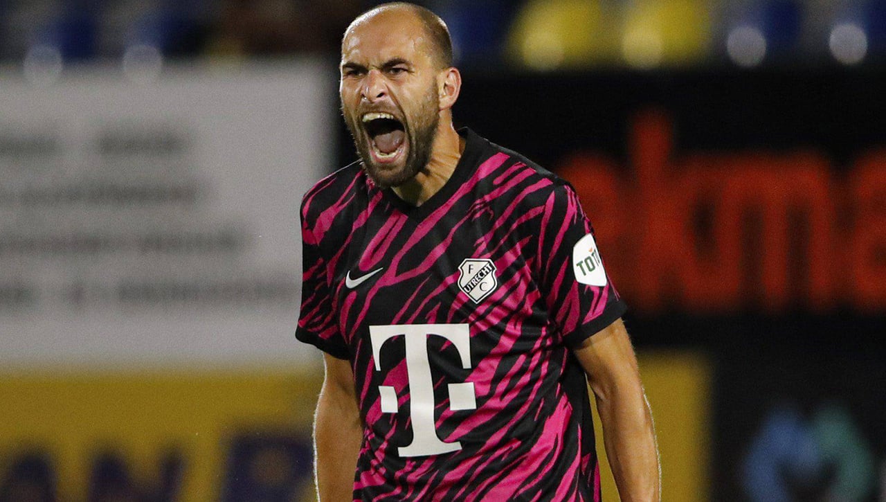 Un viejo objetivo del Sevilla sale del hospital tras desplomarse durante un partido