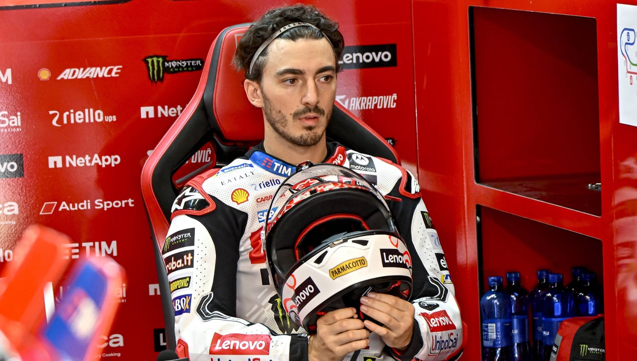 Pecco Bagnaia, atacado por su entorno