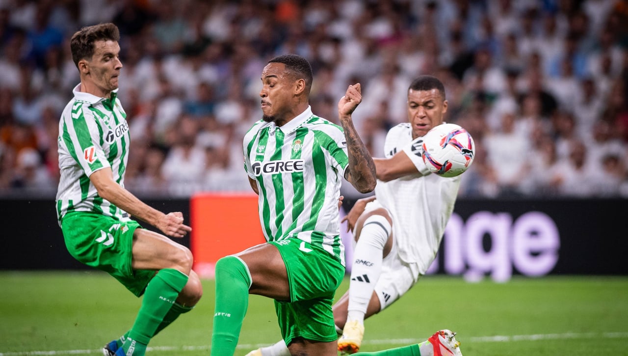 Estalla: "¿Me vas a preguntar por el Betis o por Mbappé?"