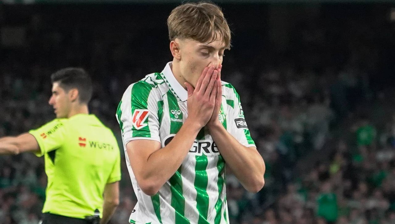 Jesús Rodríguez 'calienta' su salida del Betis con una respuesta espontánea 