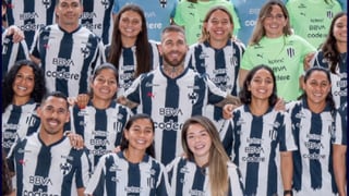 Sergio Ramos causa sensación entre las mujeres de Rayados y se va con Maluma