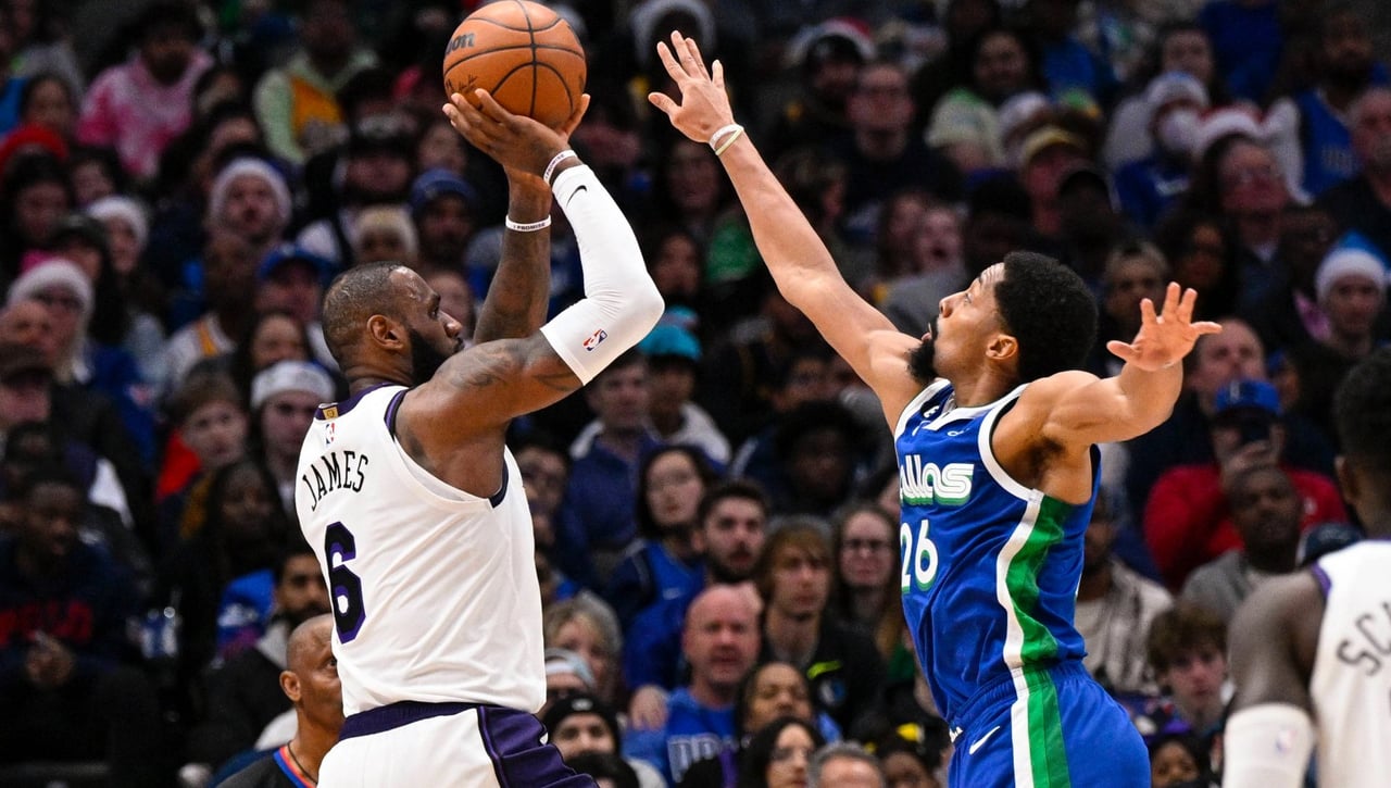 Los Lakers pasan de LeBron James y fichan a otro jugador