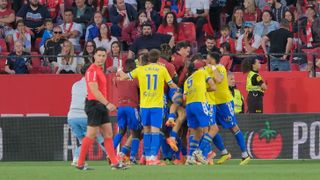 Sevilla 0-1 Cádiz: La morgue, la UCI y la sala de espera