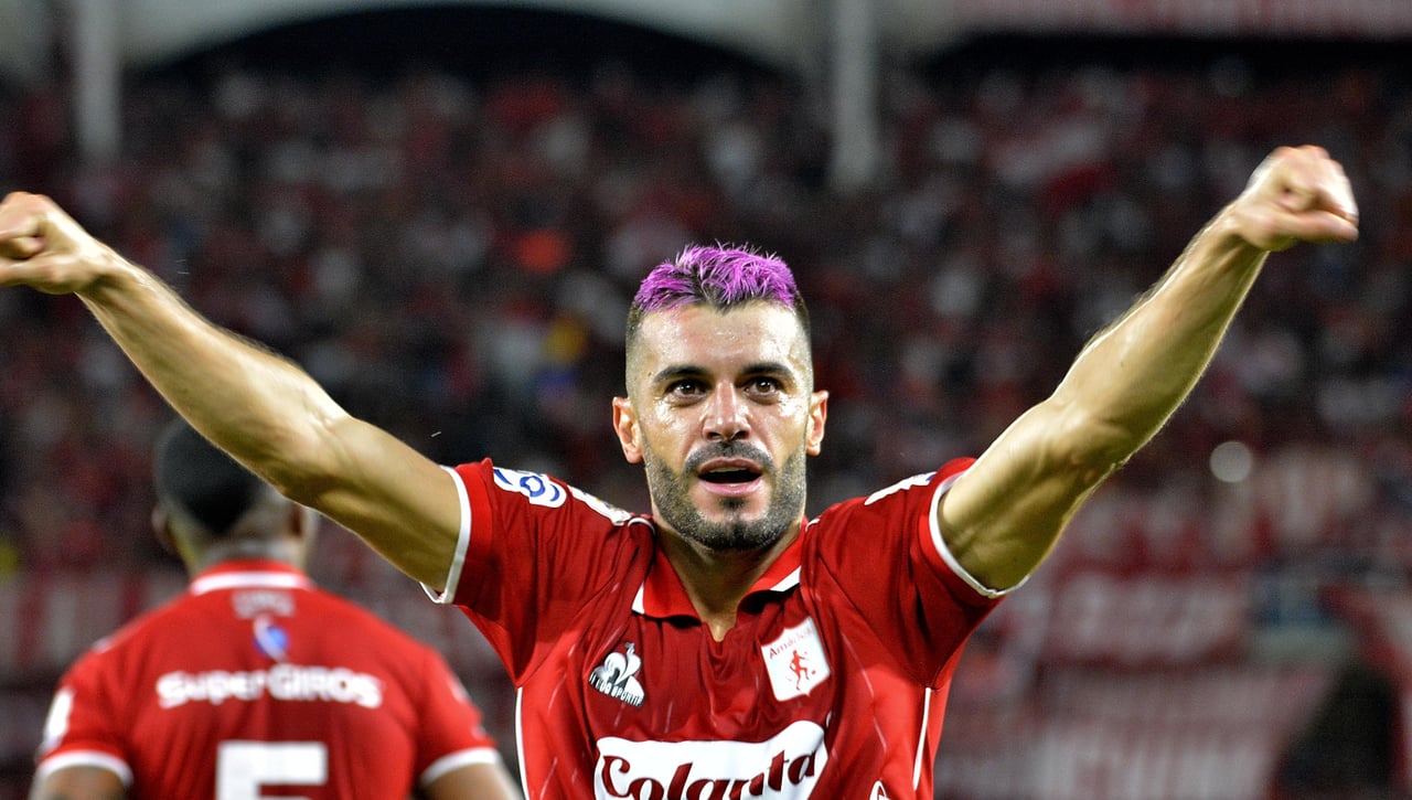 Tirotean el coche de Iago Falque en Colombia